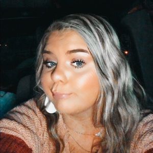 Meet your Posher, Amylia